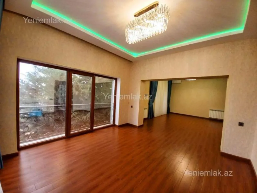 Satılır 7 otaqlı həyət evi 354 m²