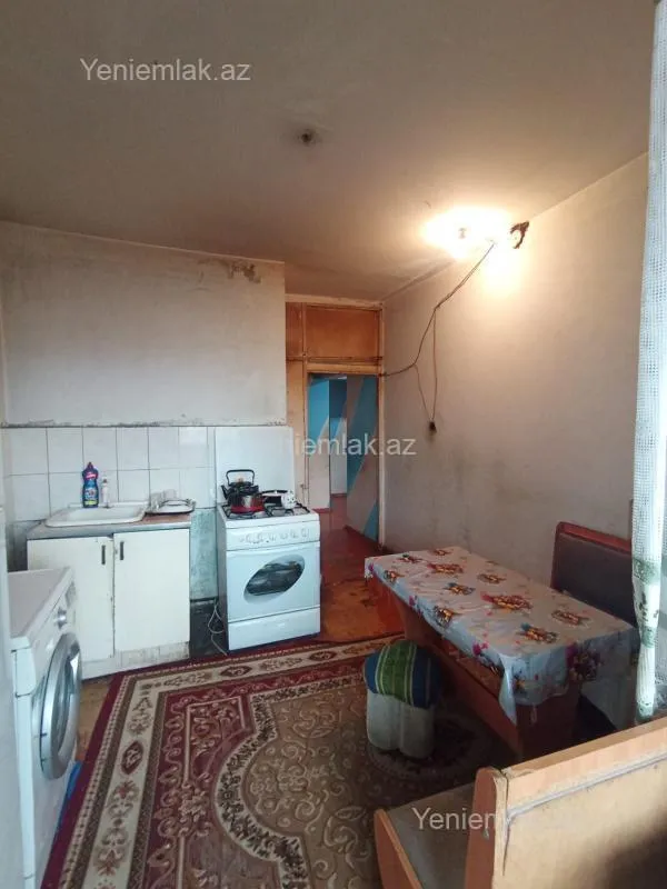 Satılır 3 otaqlı köhnə tikili 7.2 m²