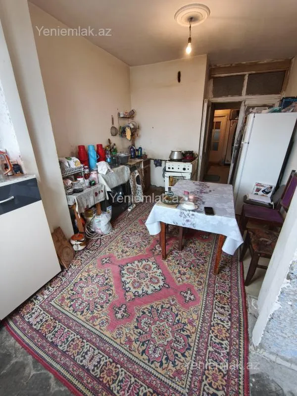 Satılır 3 otaqlı köhnə tikili 75 m²
