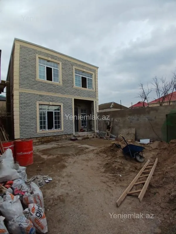 Satılır 4 otaqlı həyət evi 150 m²