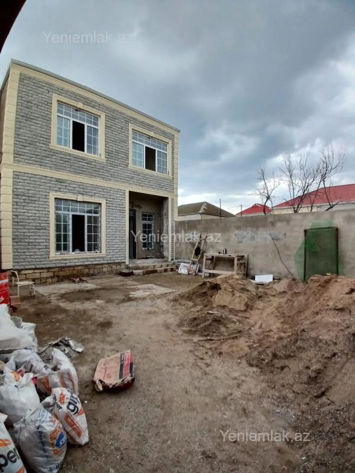 Satılır 4 otaqlı həyət evi 150 m²