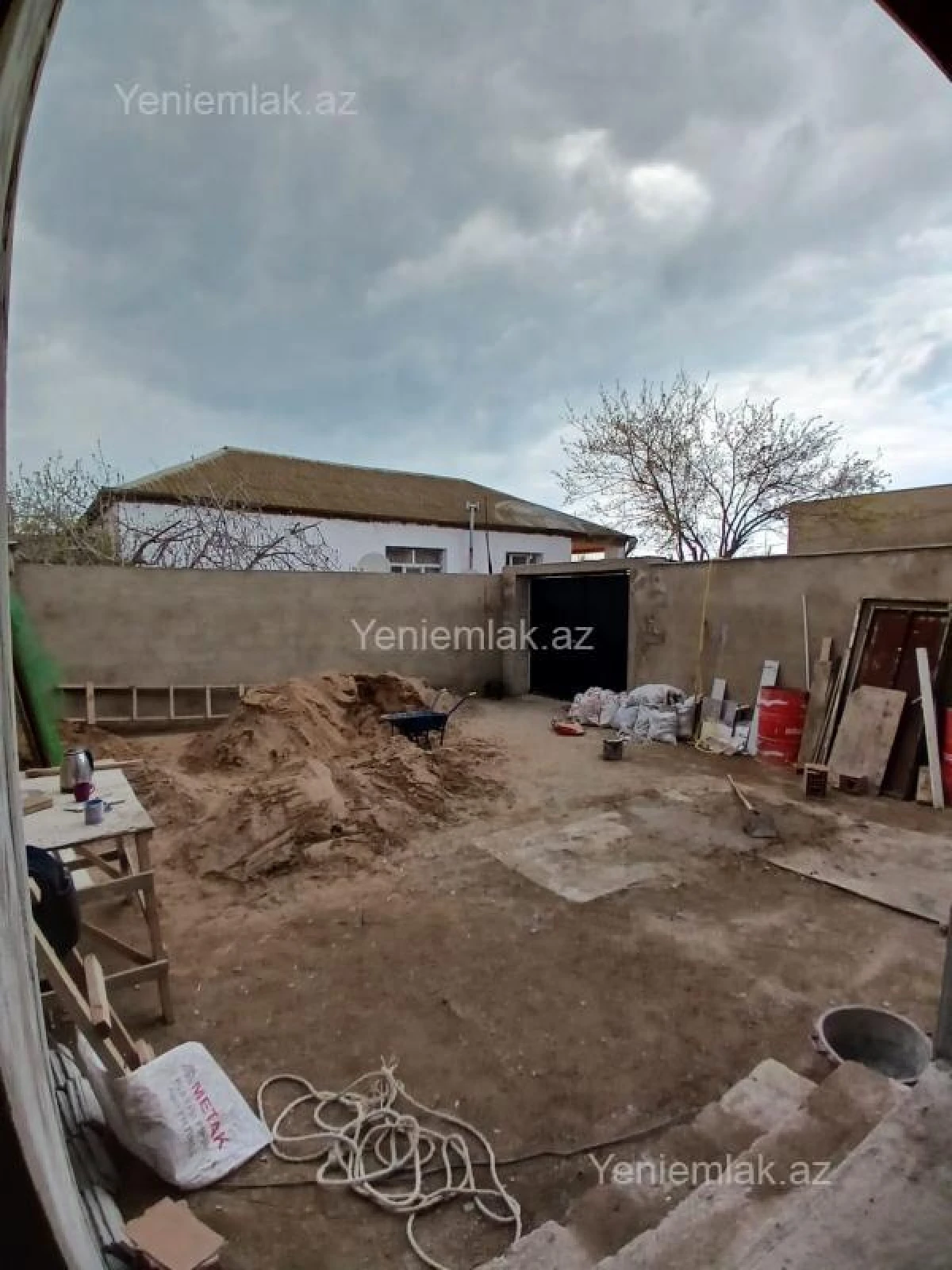 Satılır 4 otaqlı həyət evi 150 m²