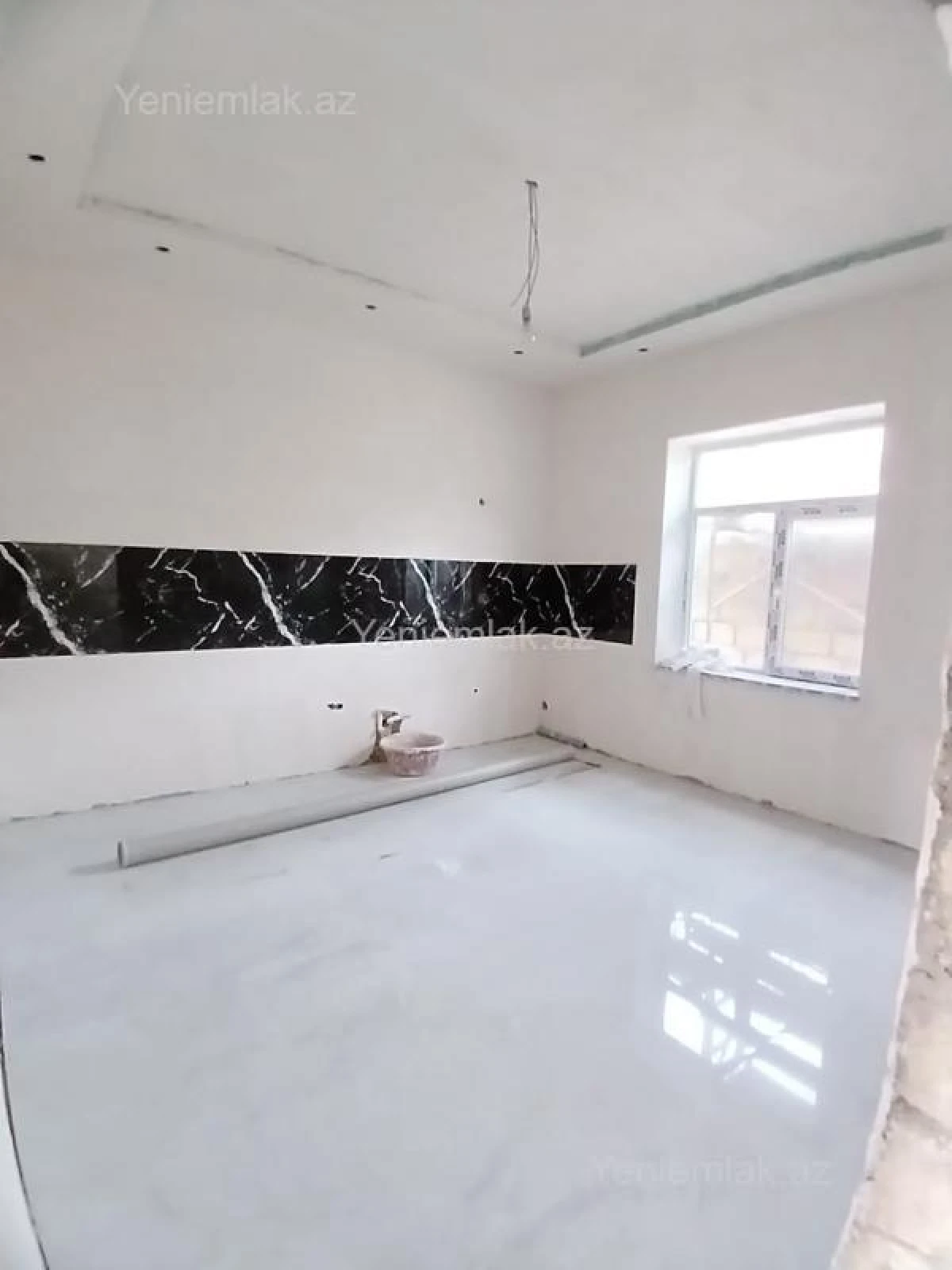 Satılır 4 otaqlı həyət evi 150 m²