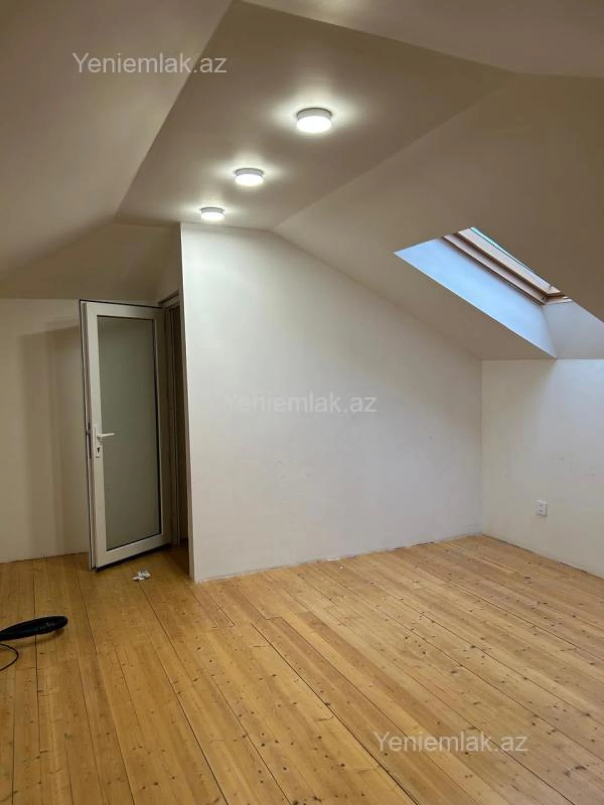 Satılır 5 otaqlı həyət evi 140 m²