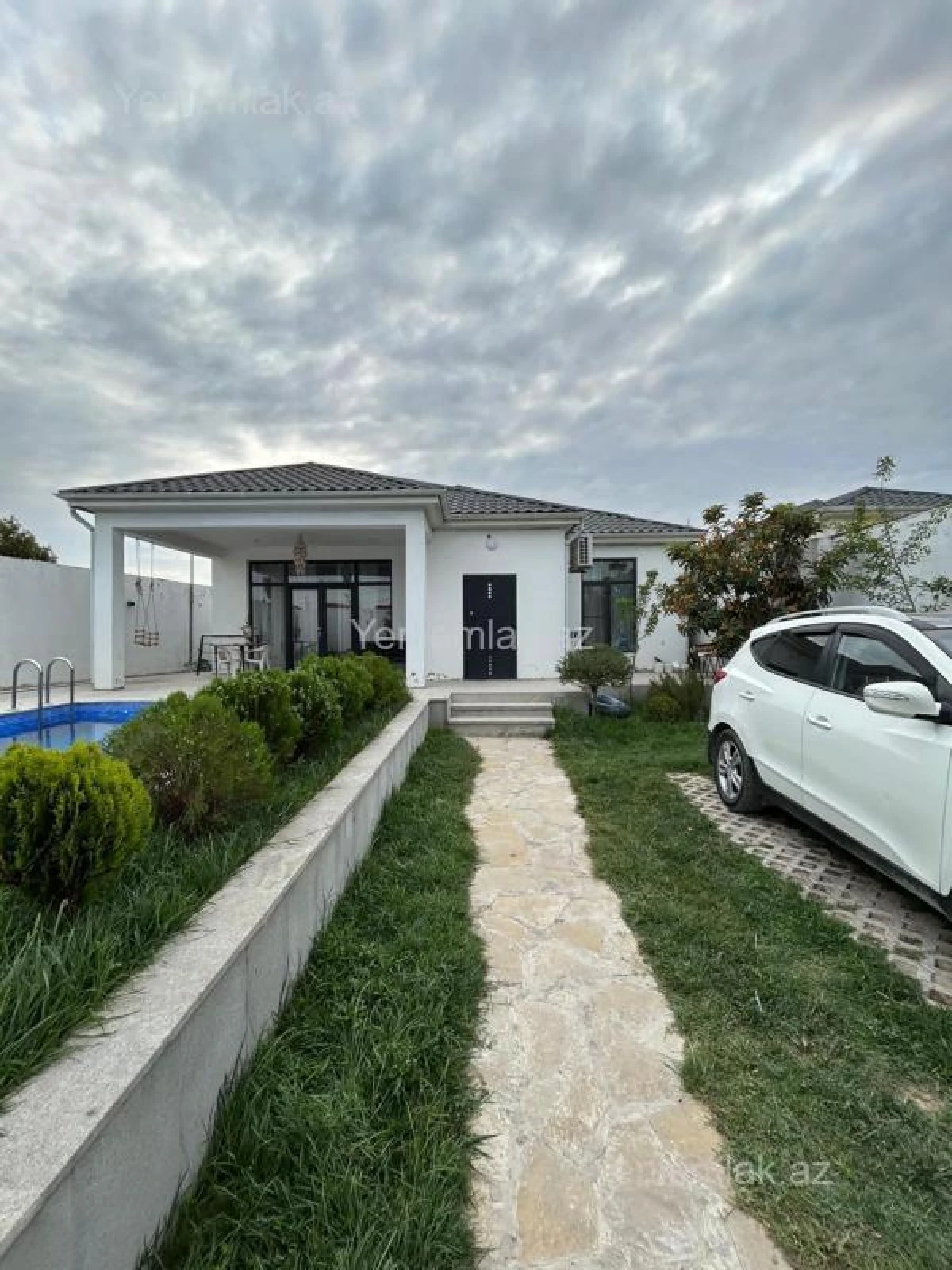 Satılır 5 otaqlı həyət evi 140 m²