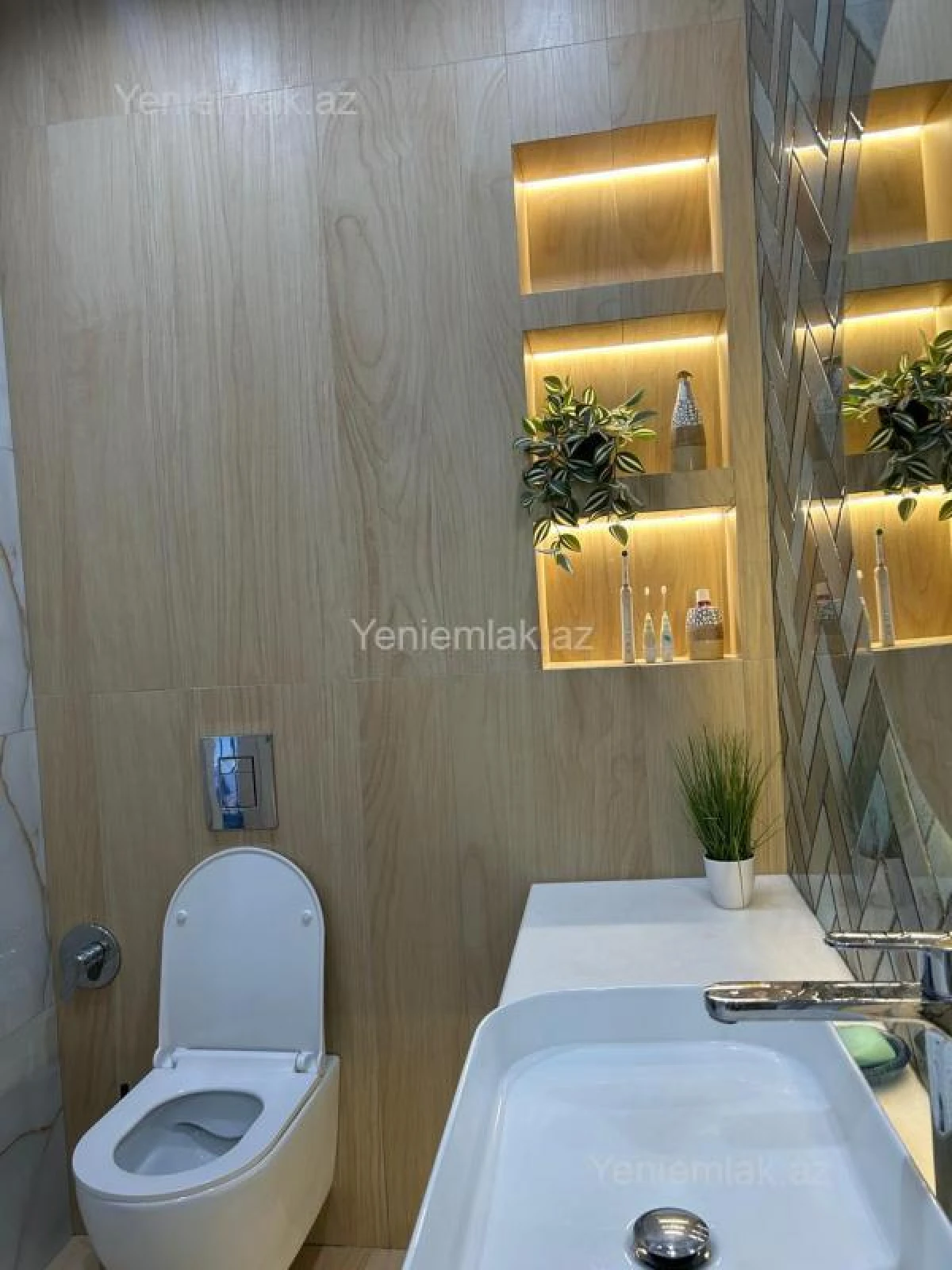 Satılır 5 otaqlı həyət evi 140 m²