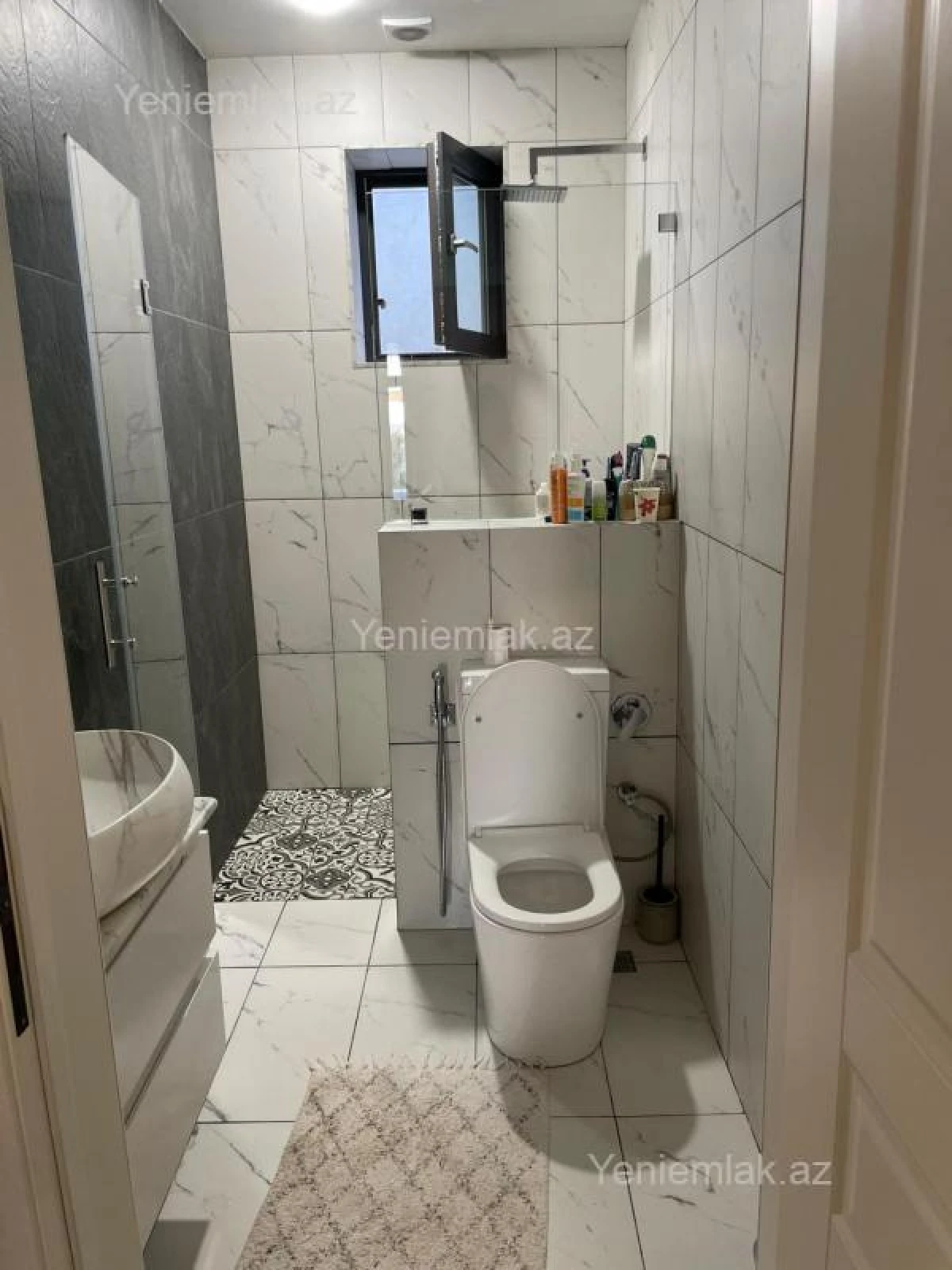 Satılır 5 otaqlı həyət evi 140 m²