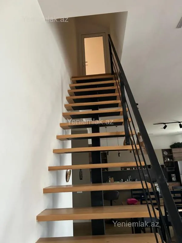 Satılır 5 otaqlı həyət evi 140 m²