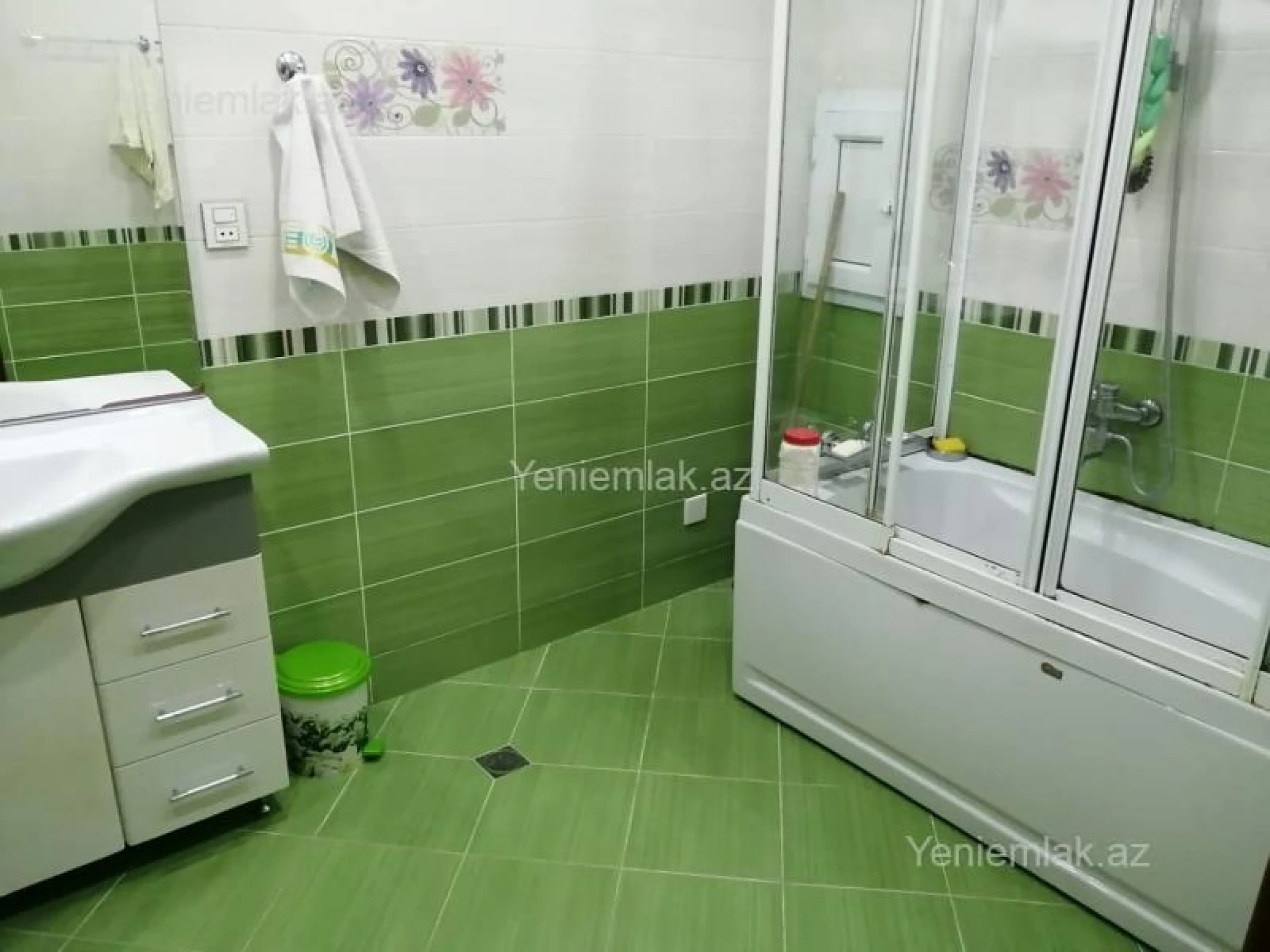 Satılır 3 otaqlı yeni tikili 158 m²