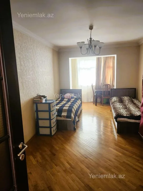 Satılır 3 otaqlı köhnə tikili 80 m²