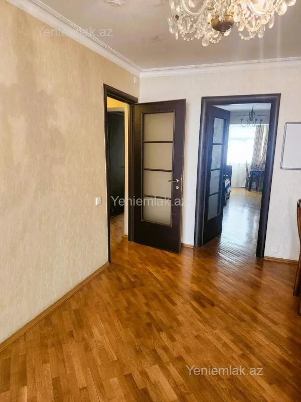 Satılır 3 otaqlı köhnə tikili 80 m²