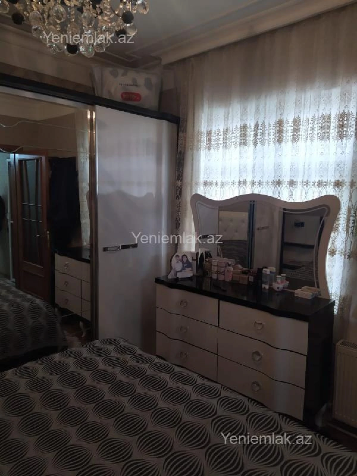 Satılır 4 otaqlı köhnə tikili 85 m²