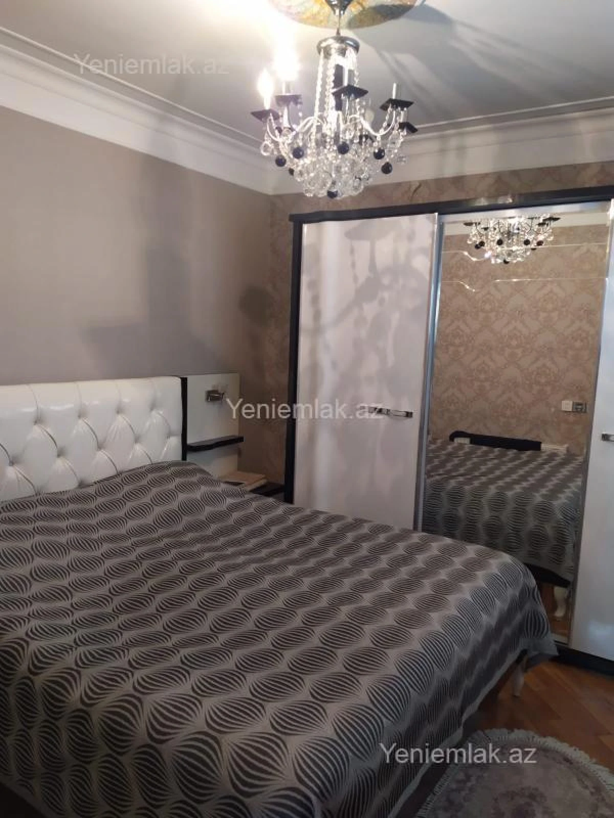 Satılır 4 otaqlı köhnə tikili 85 m²