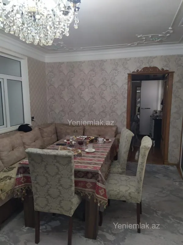 Satılır 4 otaqlı köhnə tikili 85 m²