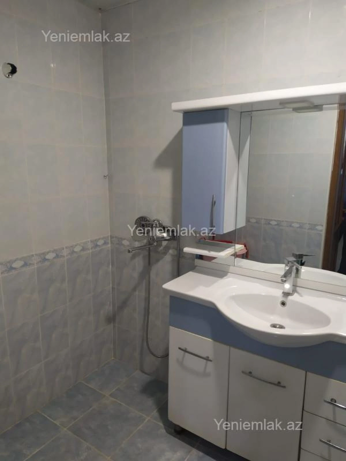 Satılır 4 otaqlı köhnə tikili 85 m²
