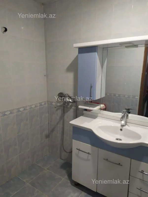 Satılır 4 otaqlı köhnə tikili 85 m²