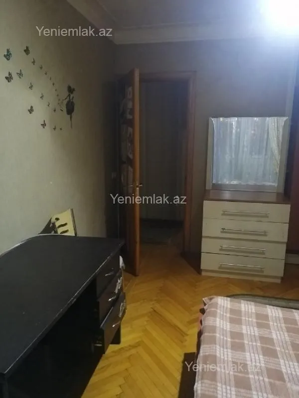 Satılır 3 otaqlı köhnə tikili 76 m²