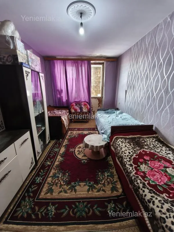 Satılır 3 otaqlı köhnə tikili 70 m²