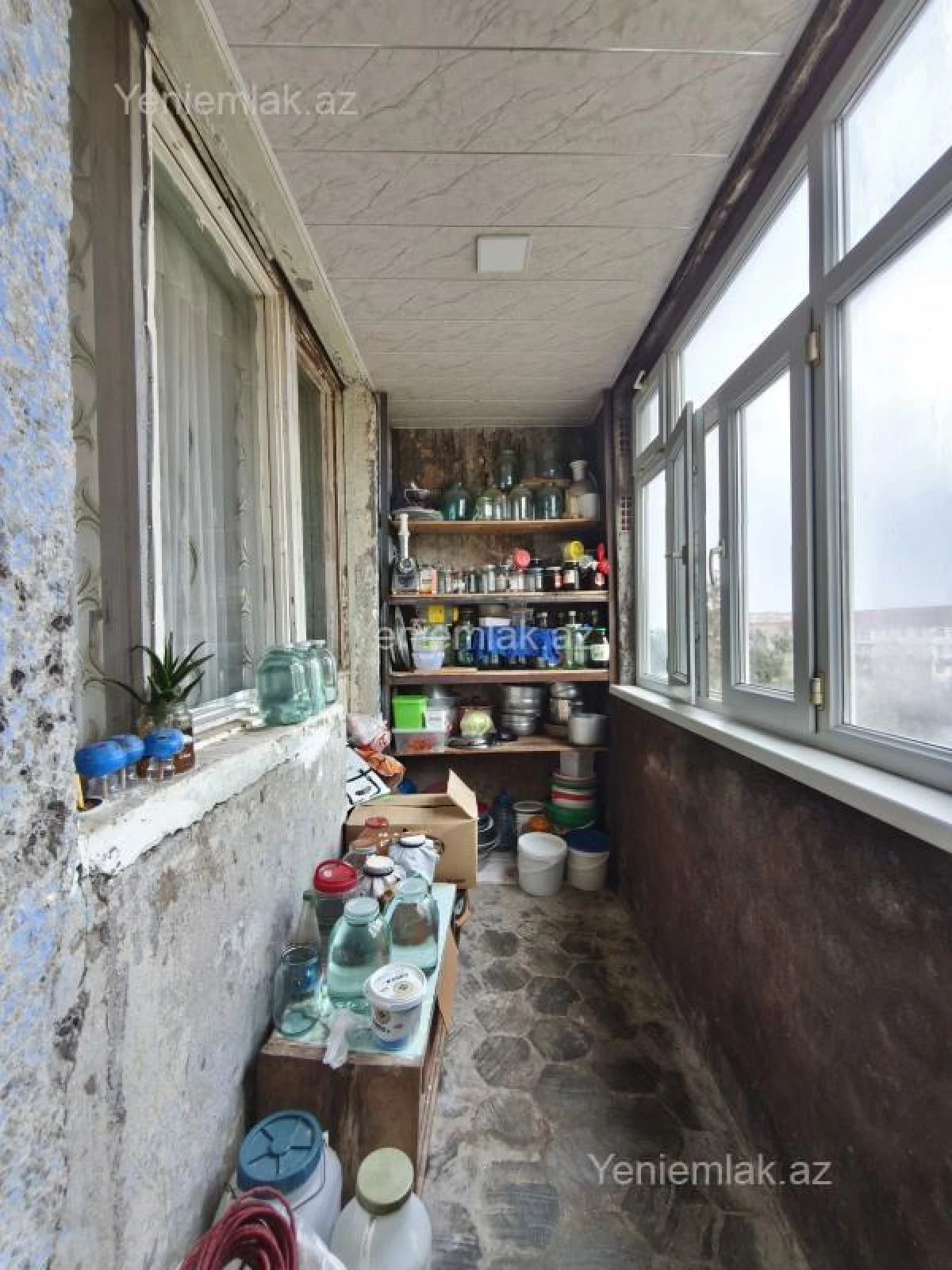 Satılır 3 otaqlı köhnə tikili 70 m²