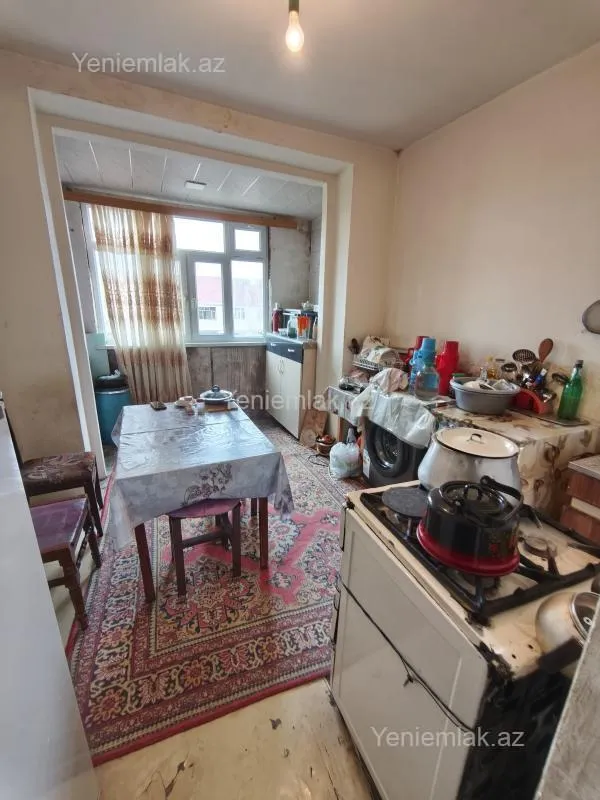 Satılır 3 otaqlı köhnə tikili 70 m²
