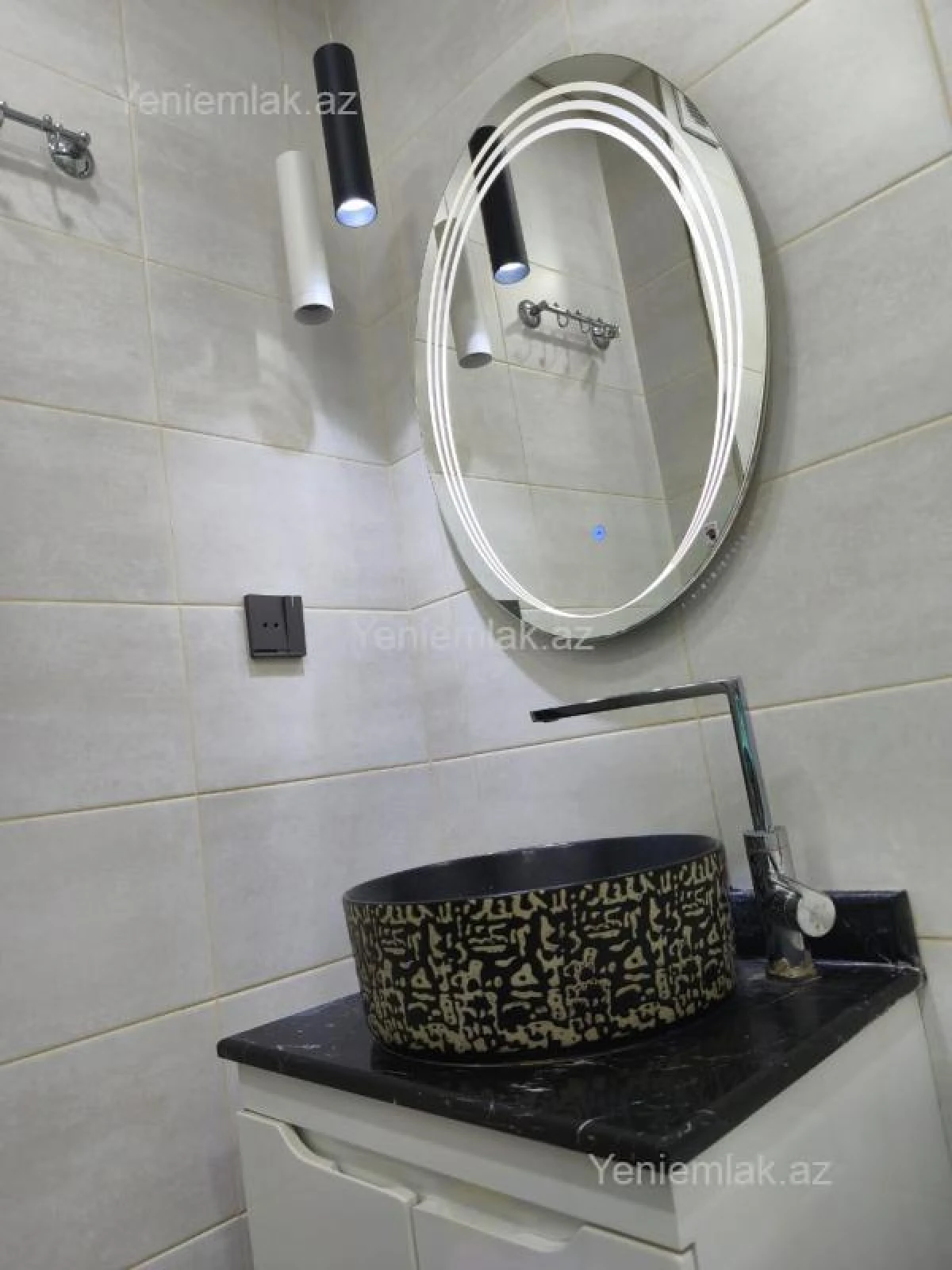 Satılır 2 otaqlı köhnə tikili 67 m²