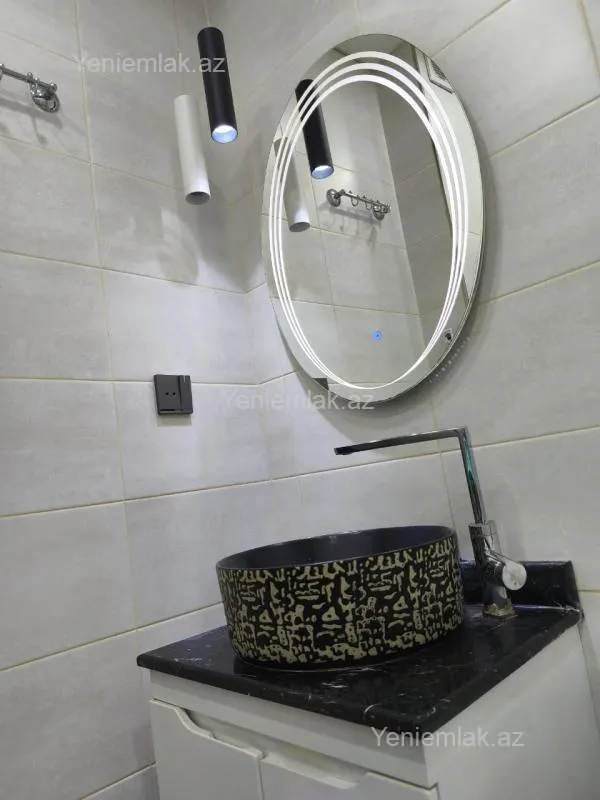 Satılır 2 otaqlı köhnə tikili 67 m²