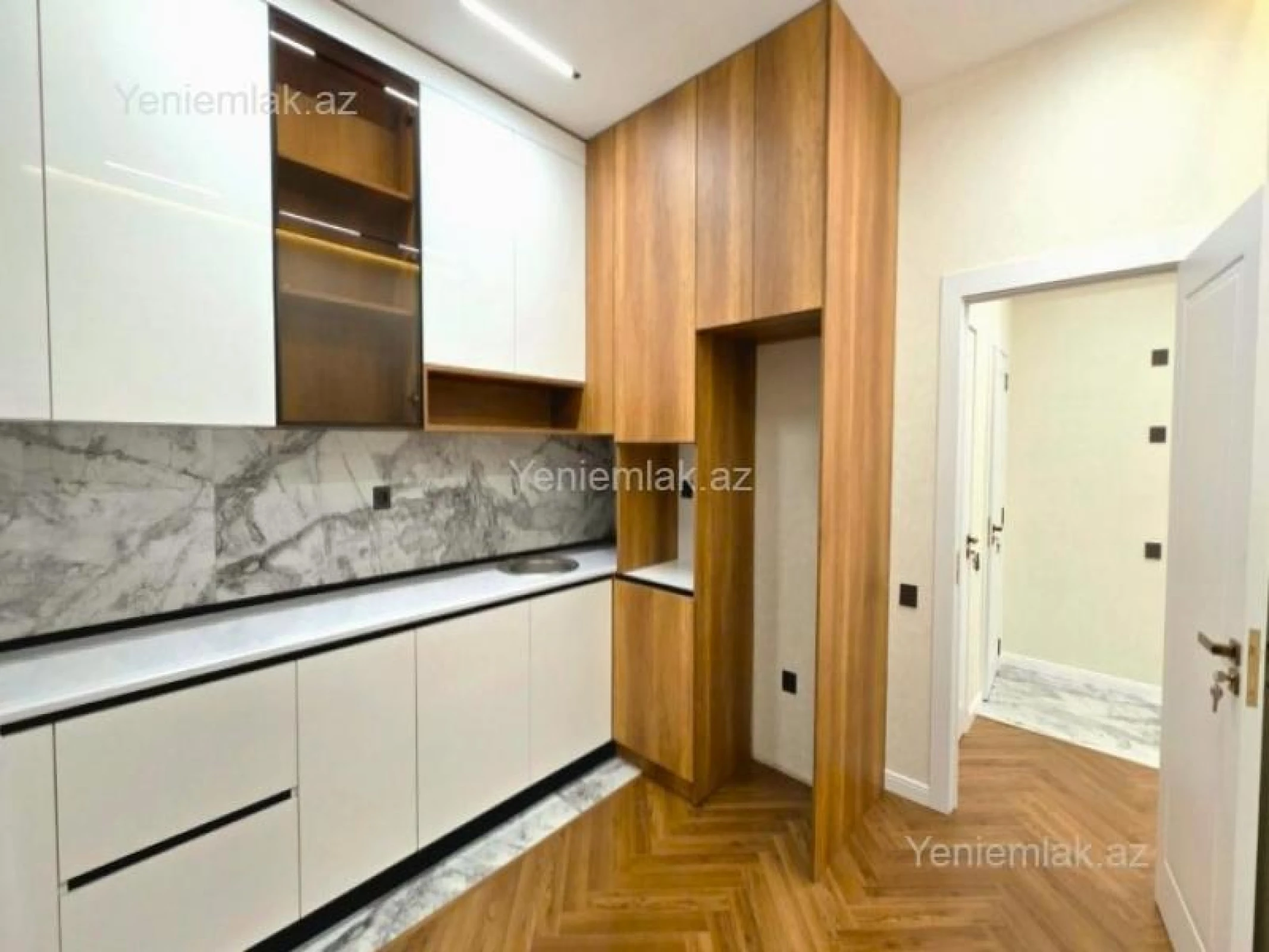 Satılır 2 otaqlı yeni tikili 81 m²