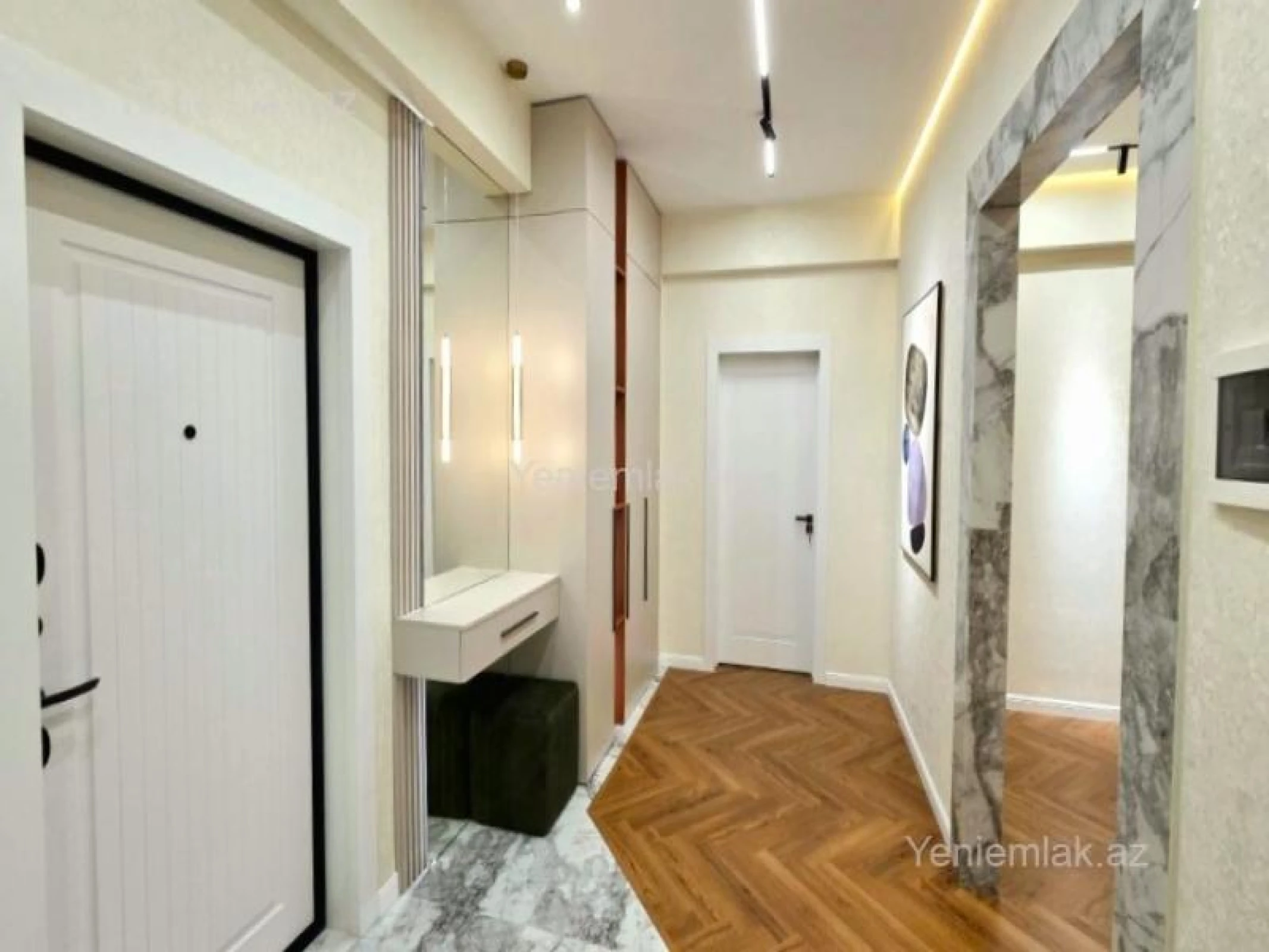 Satılır 2 otaqlı yeni tikili 81 m²