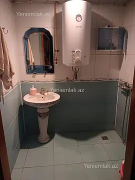 Satılır 3 otaqlı köhnə tikili 80 m²