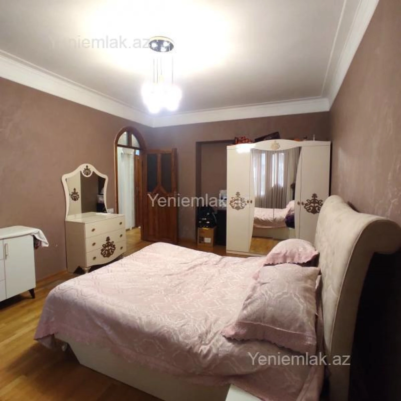 Satılır 3 otaqlı köhnə tikili 91 m²