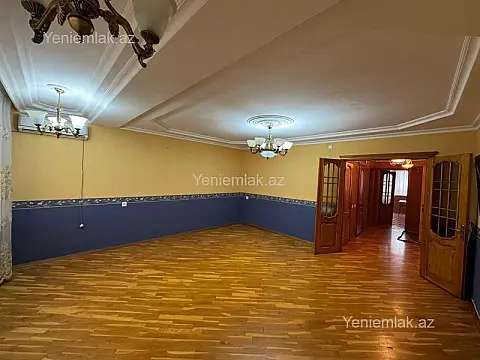 Satılır 3 otaqlı köhnə tikili 100 m²