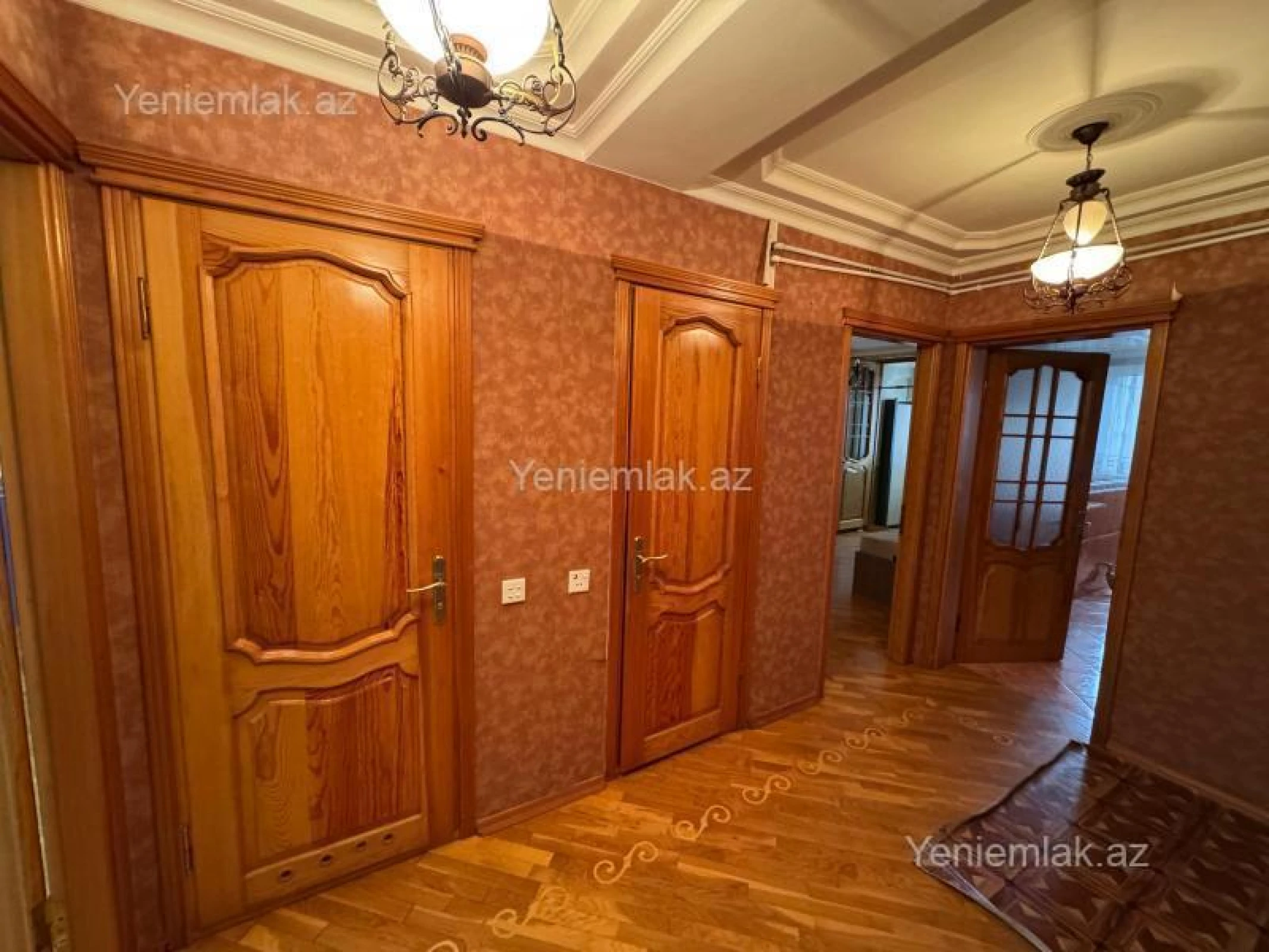 Satılır 3 otaqlı köhnə tikili 100 m²