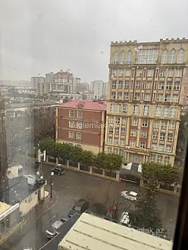 Satılır 3 otaqlı köhnə tikili 100 m²