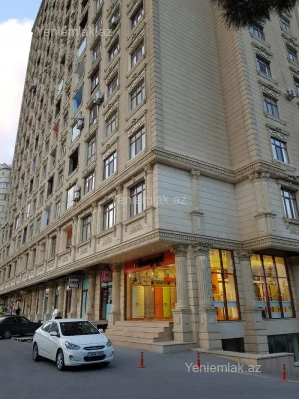 Satılır 2 otaqlı yeni tikili 90 m²