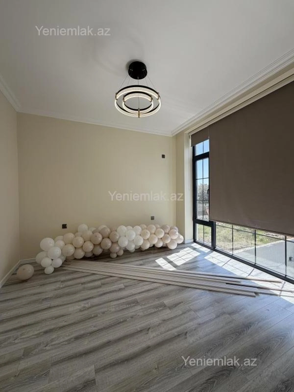 Satılır 5 otaqlı həyət evi 180 m²