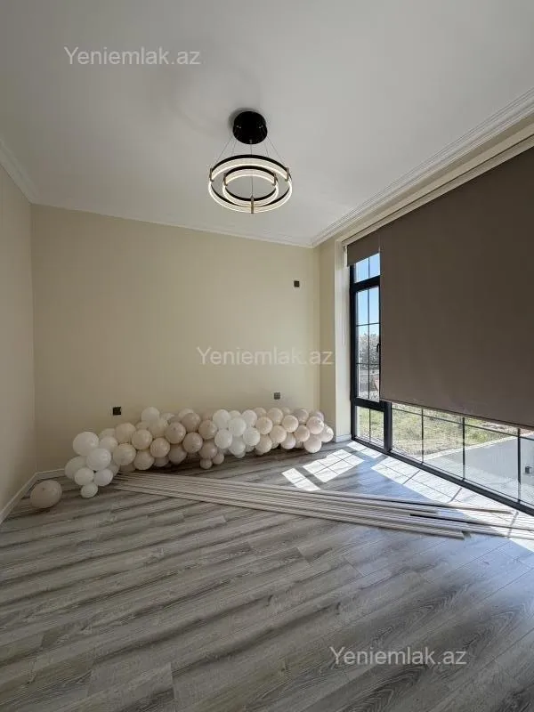 Satılır 5 otaqlı həyət evi 180 m²