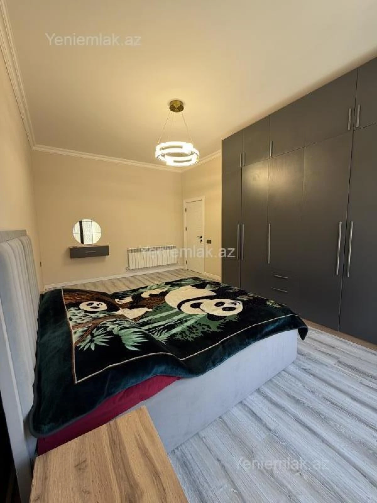 Satılır 5 otaqlı həyət evi 180 m²