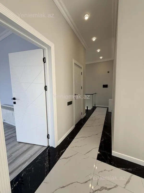 Satılır 5 otaqlı həyət evi 180 m²
