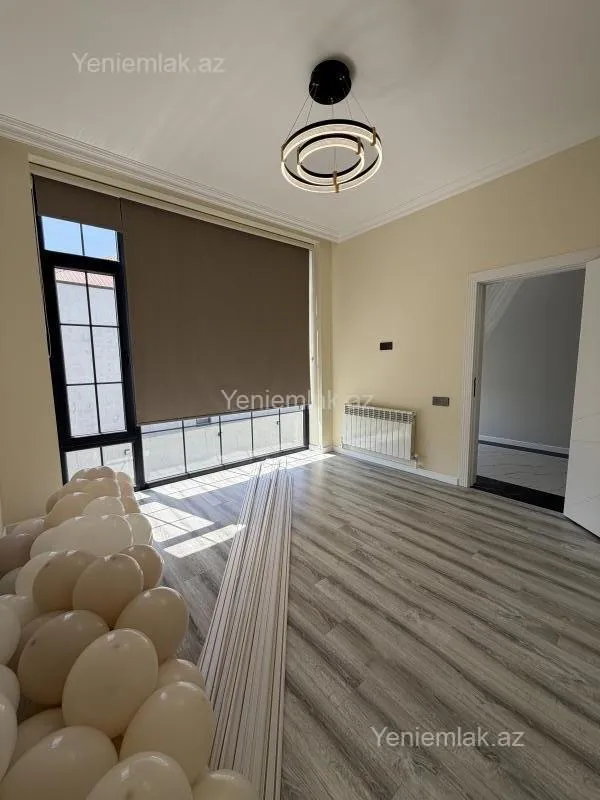 Satılır 5 otaqlı həyət evi 180 m²