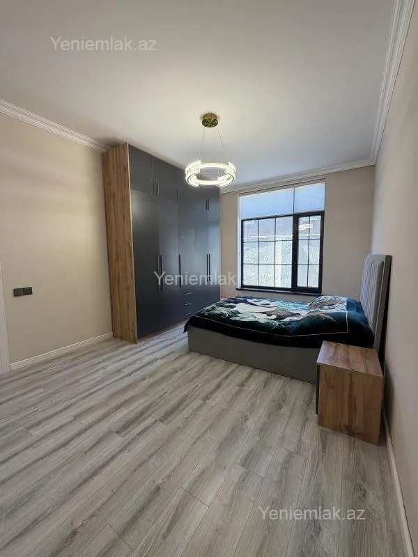 Satılır 5 otaqlı həyət evi 180 m²
