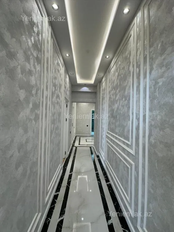 Satılır 3 otaqlı yeni tikili 135 m²