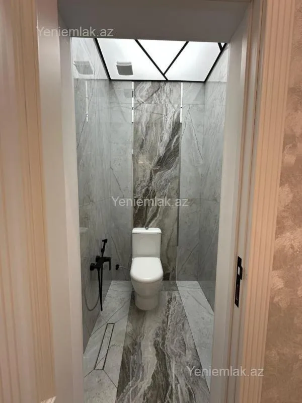 Satılır 3 otaqlı yeni tikili 135 m²