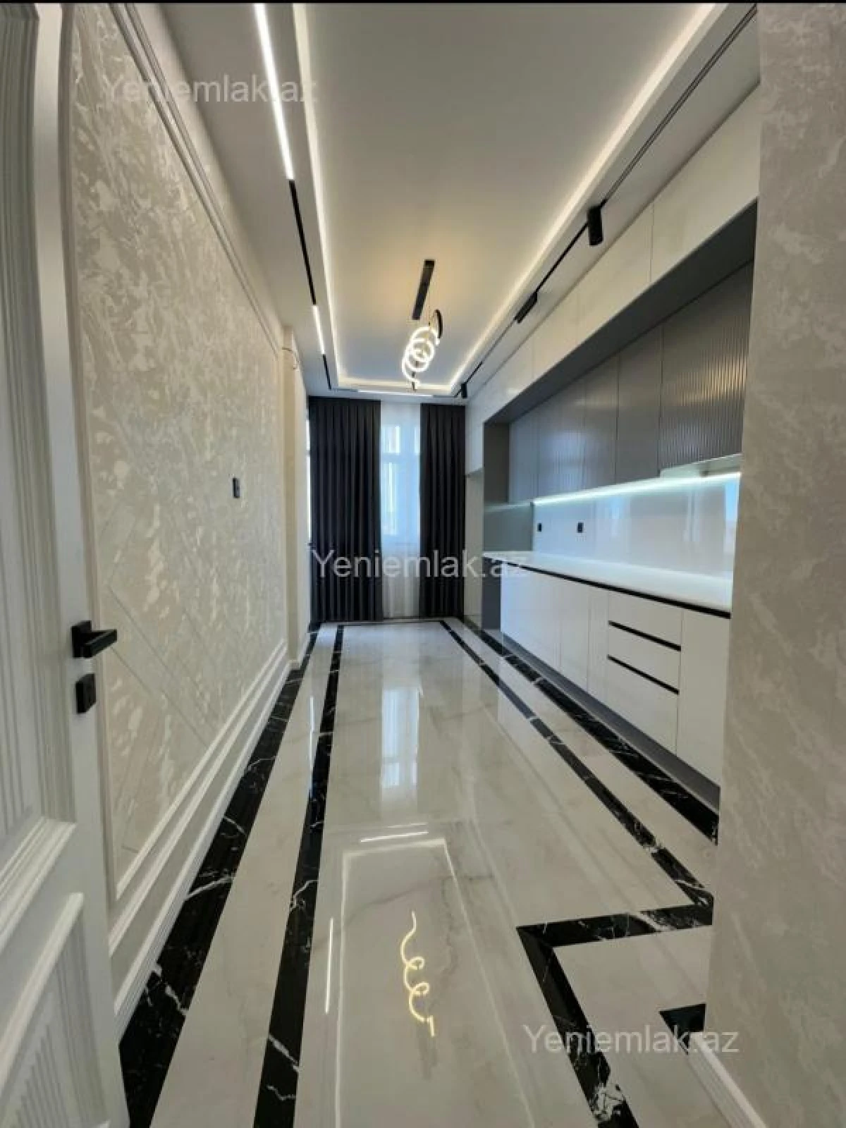 Satılır 3 otaqlı yeni tikili 135 m²