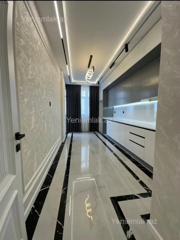 Satılır 3 otaqlı yeni tikili 135 m²