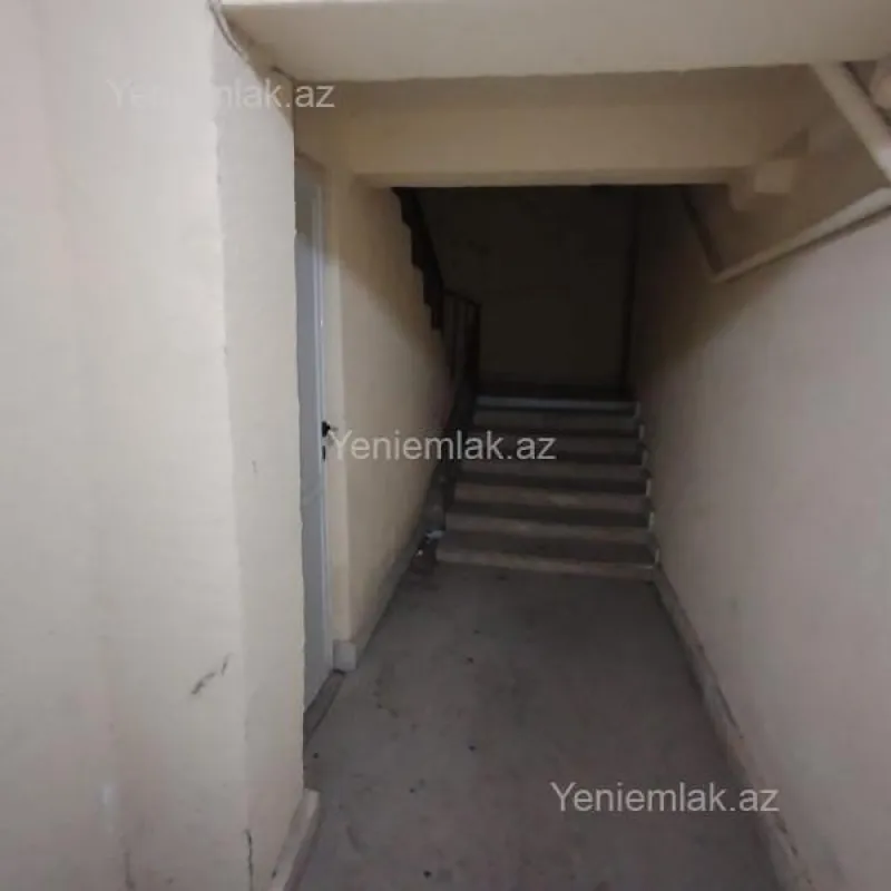Satılır 4 otaqlı köhnə tikili 110 m²