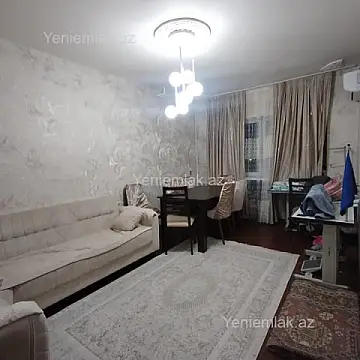Satılır 4 otaqlı köhnə tikili 110 m²