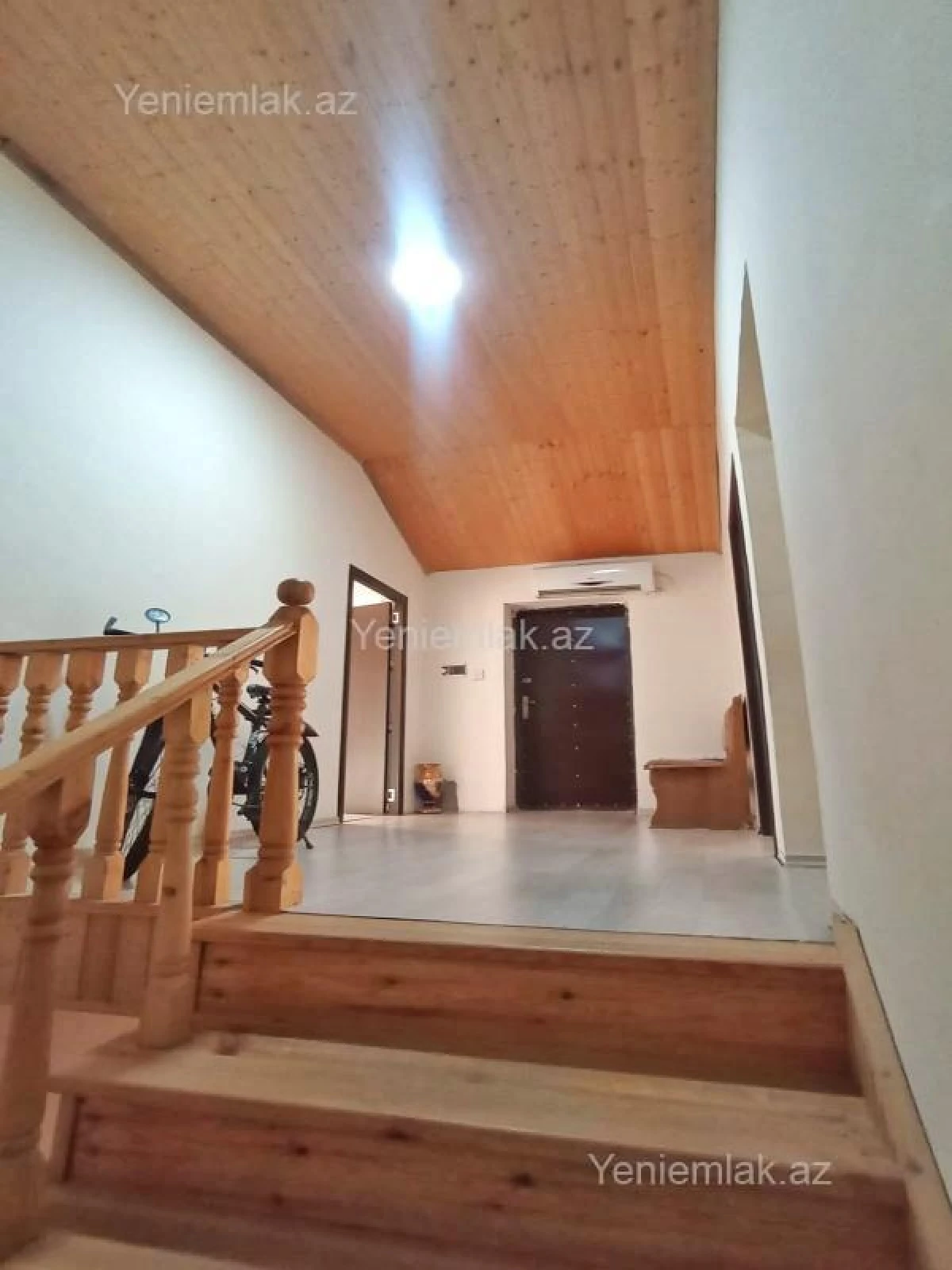 Satılır 5 otaqlı həyət evi 147 m²