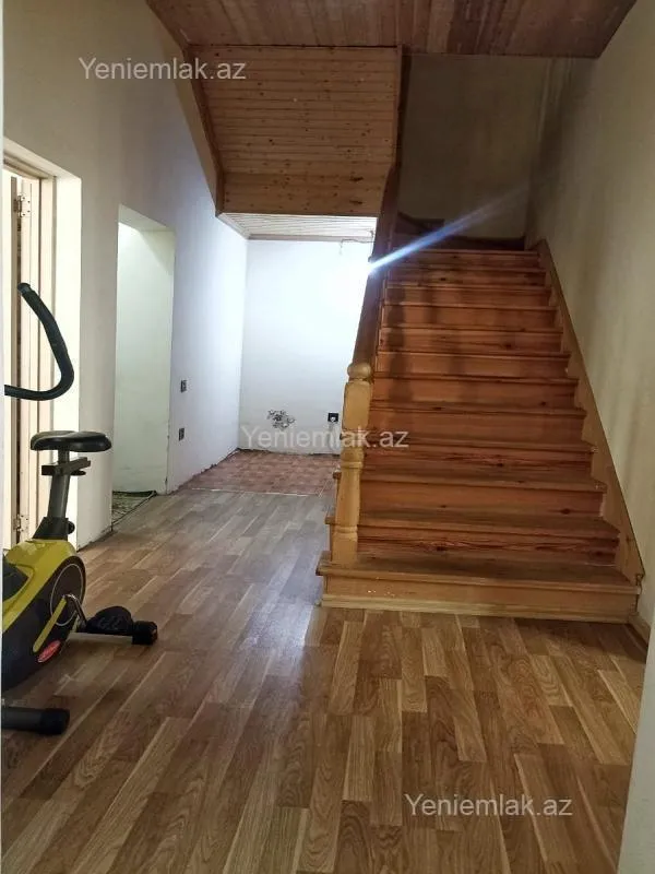 Satılır 5 otaqlı həyət evi 147 m²