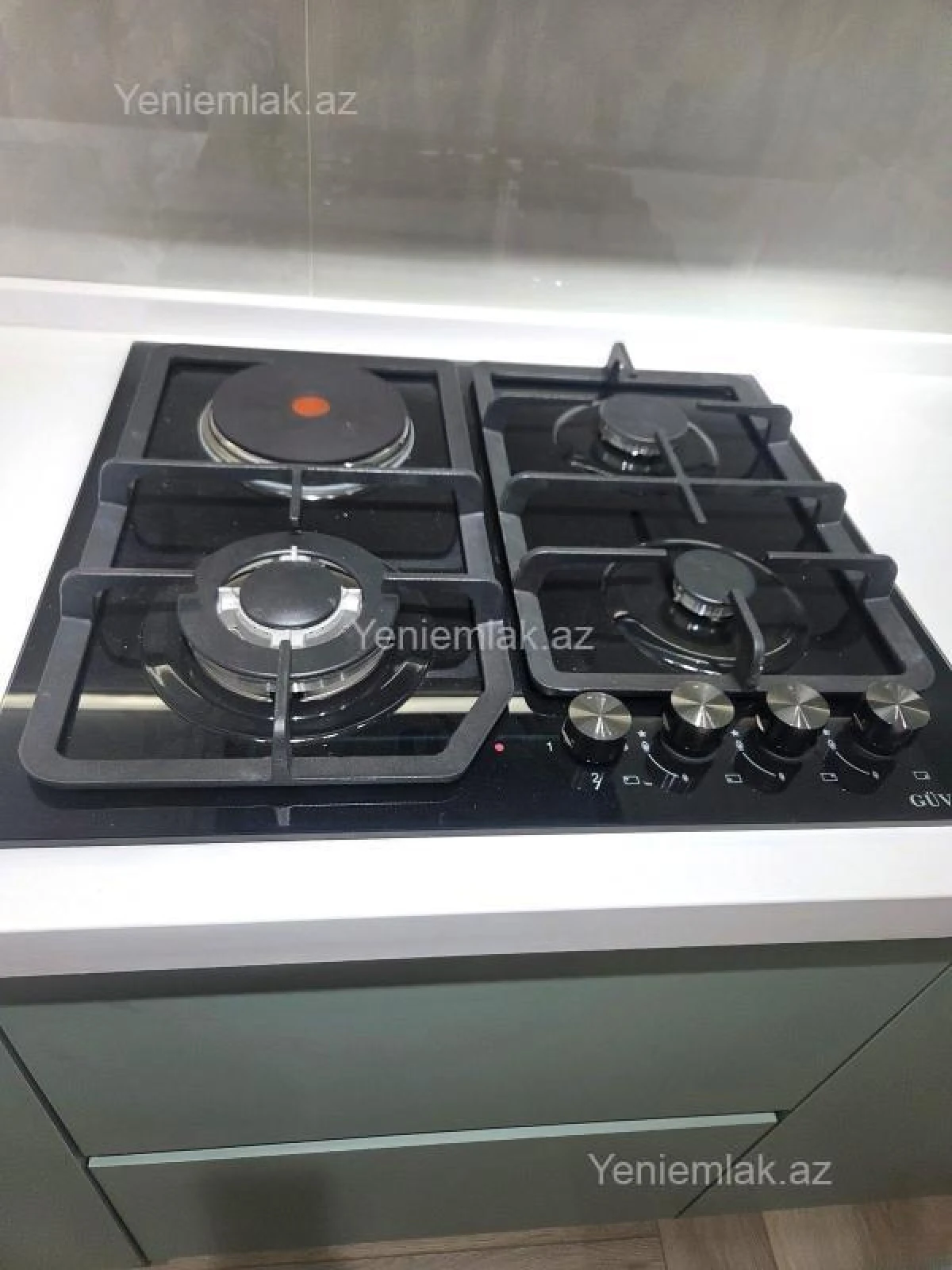 Satılır 3 otaqlı yeni tikili 85 m²