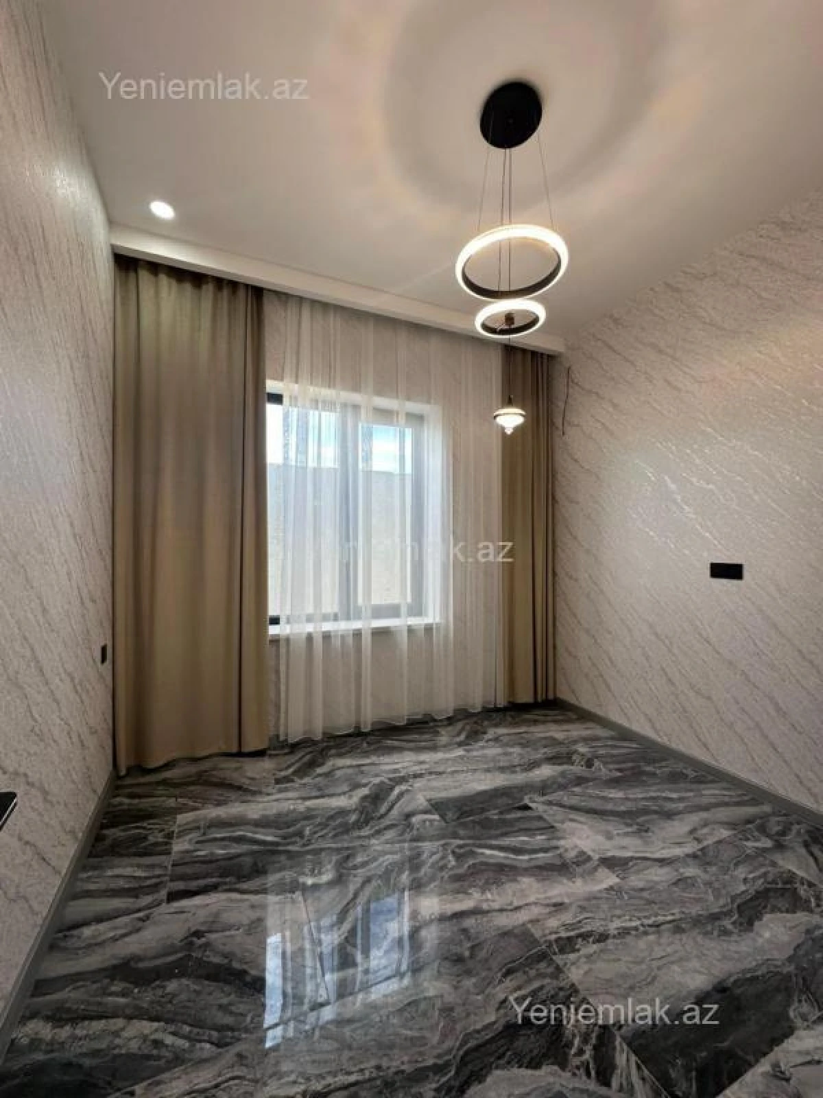 Satılır 4 otaqlı həyət evi 140 m²